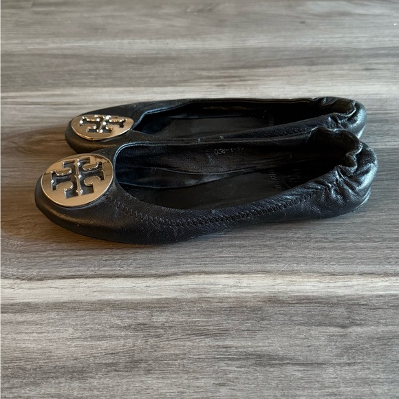 Tory Burch Black Leather Flats with Gold Logo - Picture 2 of 5